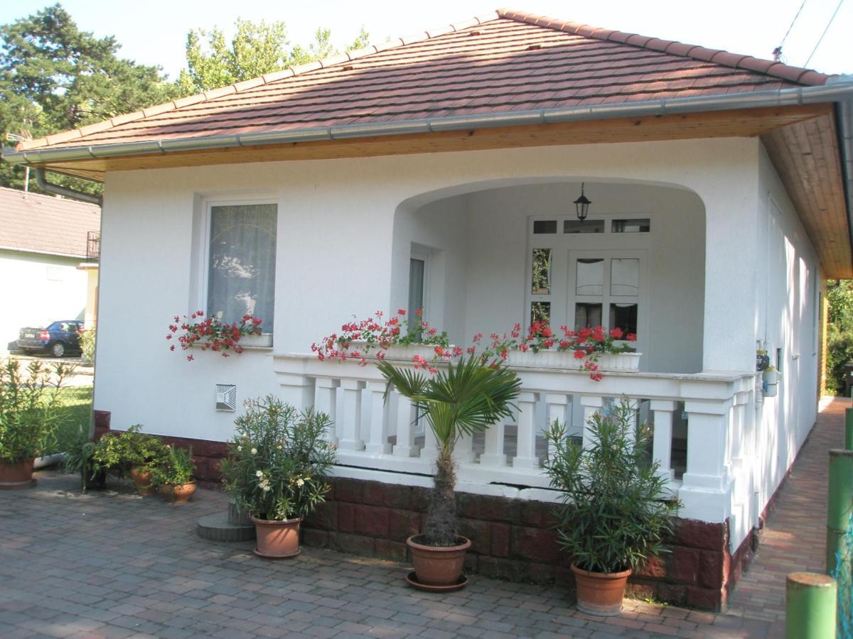 Anna Villa Balatonlelle Exterior photo