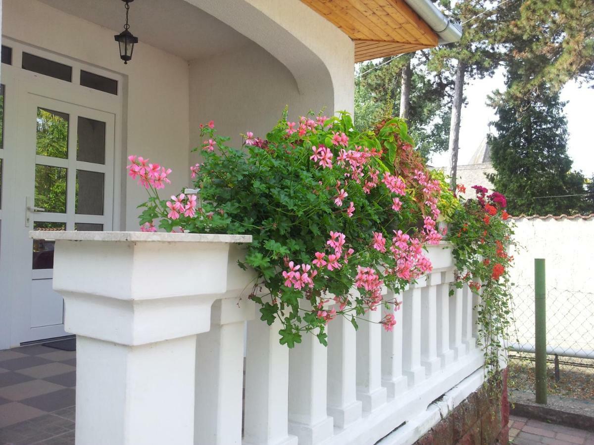 Anna Villa Balatonlelle Exterior photo