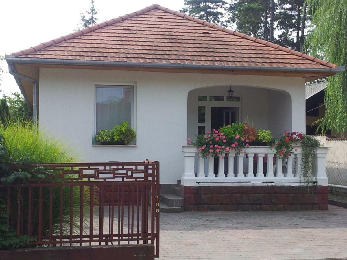 Anna Villa Balatonlelle Exterior photo