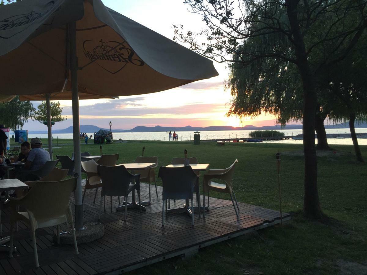 Anna Villa Balatonlelle Exterior photo
